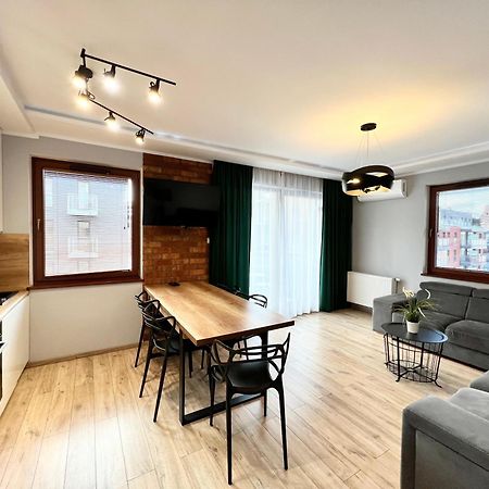 Stylish Apartment Oldtown Riverview Balcony 그단스크 외부 사진