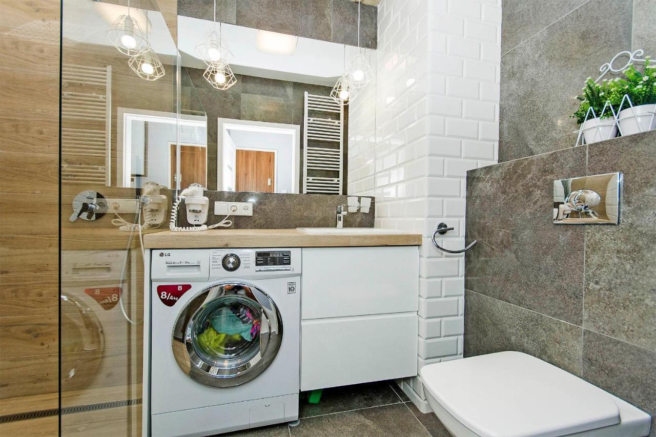 Stylish Apartment Oldtown Riverview Balcony 그단스크 외부 사진